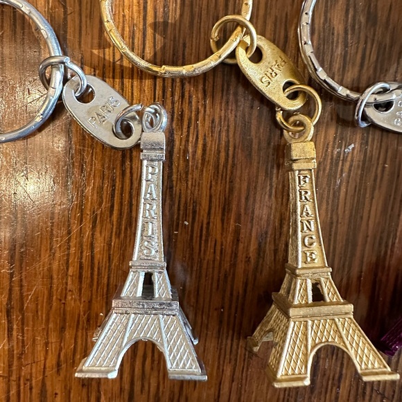 10 Eiffel Tower Keychains! Straight from France! - Picture 5 of 6